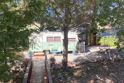 Image de Cozy Vintage Trailer Wine Country Retreat