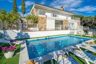 Image de Villa Palm Beach Lux, Grande Piscine Et Vues Avec CAPACITÉ Pour 14 Personnes