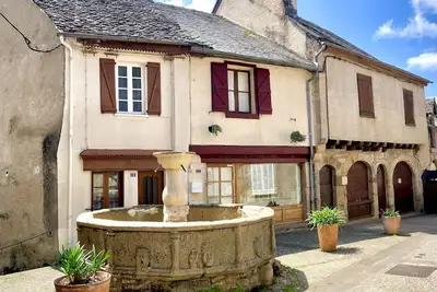 Image de « La Maison du Potier » Maison/Gîte située au cœur du village médiéval de Najac