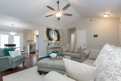 Image de Cozy Home Carolina Minutes from uptown Charlotte and the Whitewater Center!