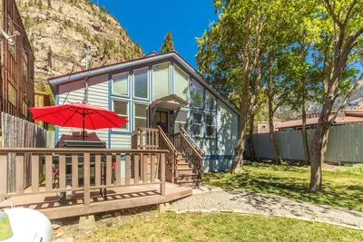 Image de Cozy Downtown Pet Friendly Home with Fiber Internet! Fenced Outdoor Area!