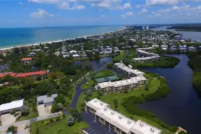 Image de Ft. Myers Beach Condo. Walking distance to beach, restaurants and shops