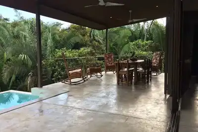 Image de Private Pool, 1. 3 Acres, 50+ Mbps Internet