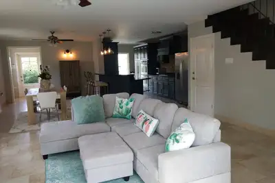 Image de Modern 3 Bedroom Townhouse Close to the beach