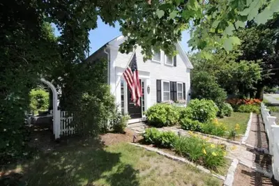 Image de Beautifully decorated Brewster Home