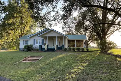 Image de Peaceful Farmhouse Living!