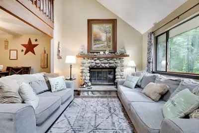 Image de 🍁Shady Leaf Lodge 🍁 Family and pet-friendly Fun! Arrowhead Lake Getaway