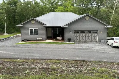 Image de Ky Lake House 1 mile from Moors Resort w Boat Slip and Golf Cart -Prime Location