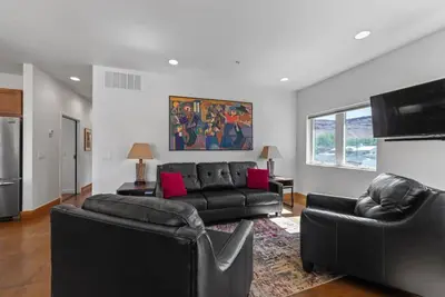 57 Robber`s Roost #4 - Lionsback