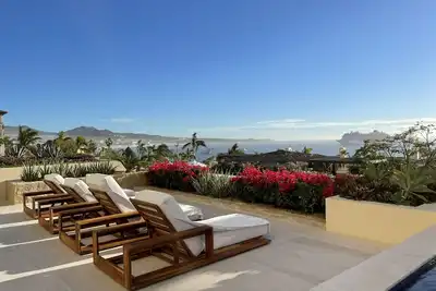Image de Oceanfront Luxury Escape, Breathtaking Views. Private Pool & Jacuzzi
