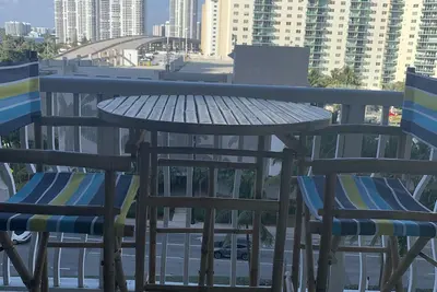 Image de Instaworthy-Prestigious Sunny Isles Beach. Direct beach access from building