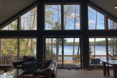 Image de Beautiful Lake Naomi Views: Lakefront w Private Beach, Fire Pit; New Hot Tub