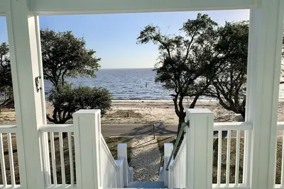 Image de Ocean Springs Beach Vacation Getaway! Private beach with breathtaking sunsets!
