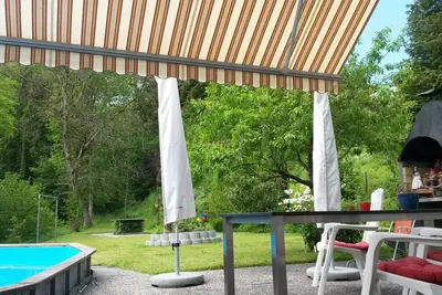 Image de Gartenwohnung mit Pool, Grill und Tischtennis im GrĂĽnen