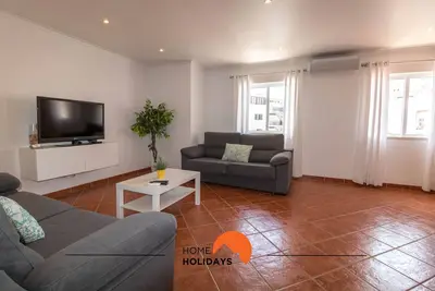 #008 T2 Tenis by Home Holidays