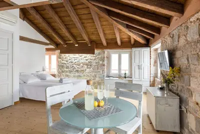 Image de 4 stars Stone Walls' - Sunny, cozy Studio right in the centre of Split