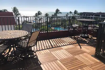 Image de Luxury Penthouse Pointe Santo Condo with Private Roof Deck