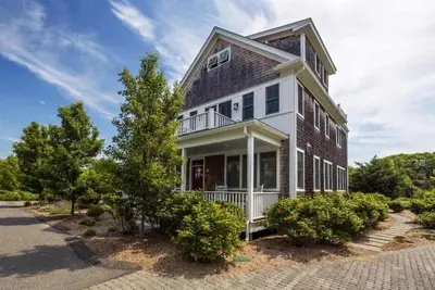 Image de Modern Luxury In Provincetown With Amenities Galor - quiet location - +Hot Tub