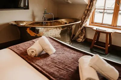 Image de King-King-Salle de bain privée séparée-Vue sur Montagne