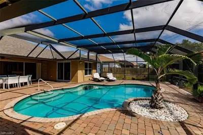 Image de Tiki Paradise House & pool - 10 min to Beach!