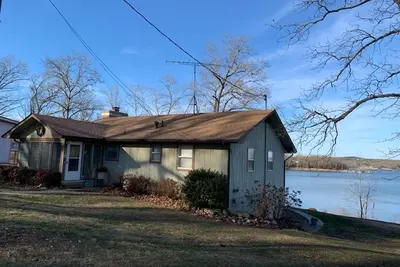 Image de Lakefront Cottage
