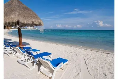 Image de Condo Mirage # 2 by Ecobeaches