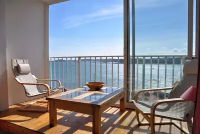 Image de Appartement avec Superbe Vue Mer et terrasse, Ă 100m plages Ă Tregastel