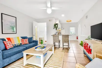 Image de Remodeled Coastal Retreat in Anna Maria, Fl – Steps from the Beach!