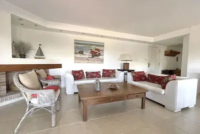 Image de Punta del Este Spacious apartment in front of the beach with housekeeping