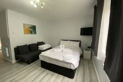 Image de Studio-Salle de bain privée séparée