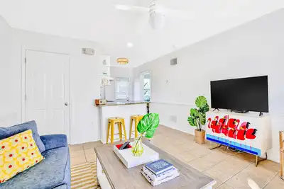 Image de Remodeled Coastal Retreat in Anna Maria, Fl – Steps from the Beach!