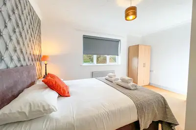 Image de Maison-Entreprise-Salle de bain privée séparée-Vue sur Jardin-Rider Gardens Home