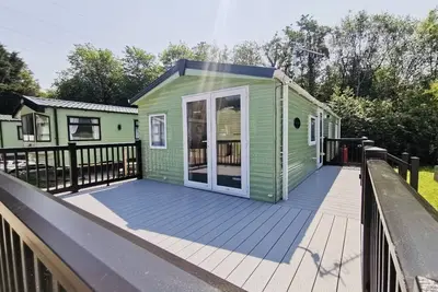 Image de Moderne-Roulotte-Salle de bain privée séparée-Vue sur Lac