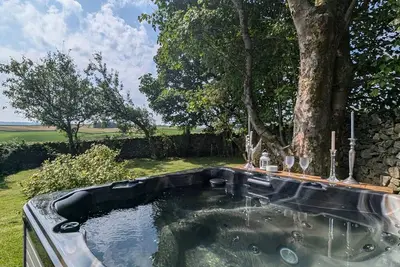 Image de The Hayloft -Romantique-Salle de bain et douche-Cottage-Vue sur la campagne