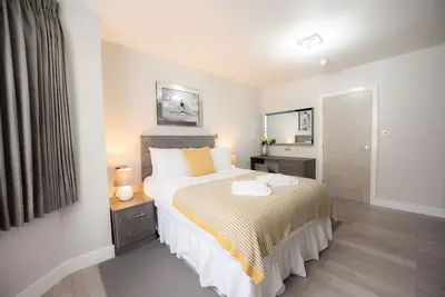 Image de de Luxe-Appartement-Salle de bain-Vue sur Jardin