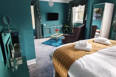 Image de Lux Apartment-Appartement-de Luxe-Salle de bain privée séparée-Vue sur Jardin