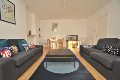 Image de Appartement-Salle de bain privée séparée-Vue sur Jardin