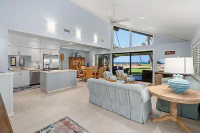 Image de Ocean Front Large 2 Bedroom 2 Bath Vacation Home Maalaea Surf B1