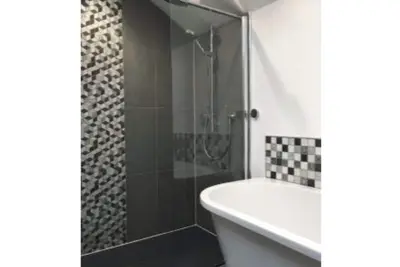 Image de Cottage-Salle de bain privée séparée-Vue sur la rivière