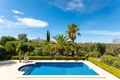 Image de Luxury 3-Bedroom Countryside Villa with Pool, Quelfes