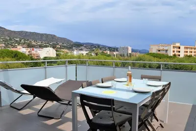 Image de Appartement moderne avec terrasse, parking et proche plage au Lavandou - 2 étoiles
