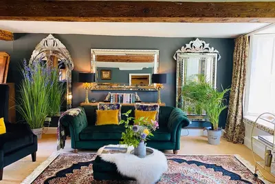 Image de Appartement-de Luxe-Bain Ă remous-Vue sur Jardin-The East Wing