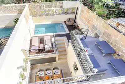 Image de Beautiful townhouse, plunge pool