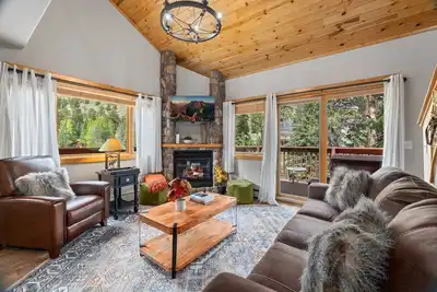 Image de Bugle Pointe B13 (Private Hot tub) River Views!