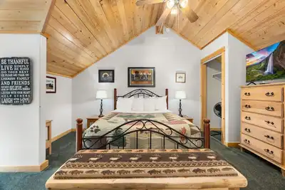 Image de Creekside Condos D (Private Hot tub) River Views!