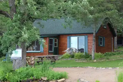 Image de Welcome to Lakeview Pine: The Lakeside Escape