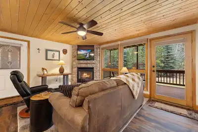 Image de Creekside Suite 06 River View!