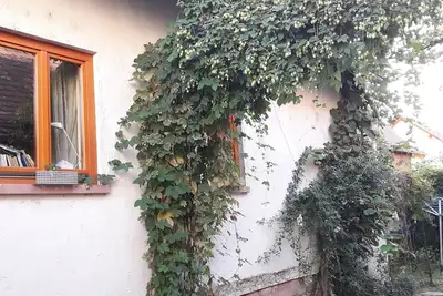 Image de Former retirement home in Haus-Hof bauw