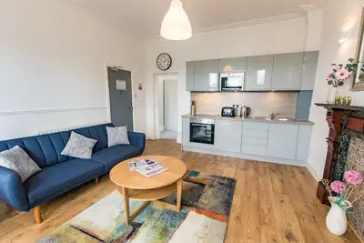 Image de One Bedroom-Appartement-Salle de bain et douche