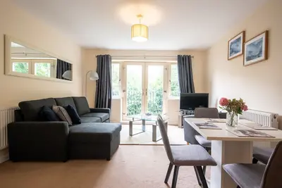 Image de Appartement-Appartement-Salle de bain privée séparée-Vue sur la cour